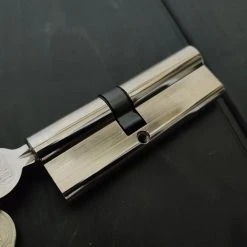 Vendora Αθραυστη Κλειδαρια εξωτερικης Πορτας H&V 90MM (50+40mm) -CONRAD-JOHNSON shop 0540e7bcfd176a757cb049f96dd1459b026fab34 xl