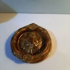 Vendora ΡΟΠΤΡΟΝ ΞΥΛΙΝΗΣ ΠΟΡΤΑΣ. ΑΥΘΕΝΤΙΚΟ ΑΓΓΛΙΚΟ ΚΟΜΜΑΤΙ ΜΑΣΙΦ ΑΠΟ ΟΡΕΙΧΑΛΚΟ! ΣΥΛΛΕΚΤΙΚΟ ΚΟΜΑΤΙ. -CONRAD-JOHNSON shop 0dbeb7b8aae57a2bad6c9f5e390c5c66180c901d xl