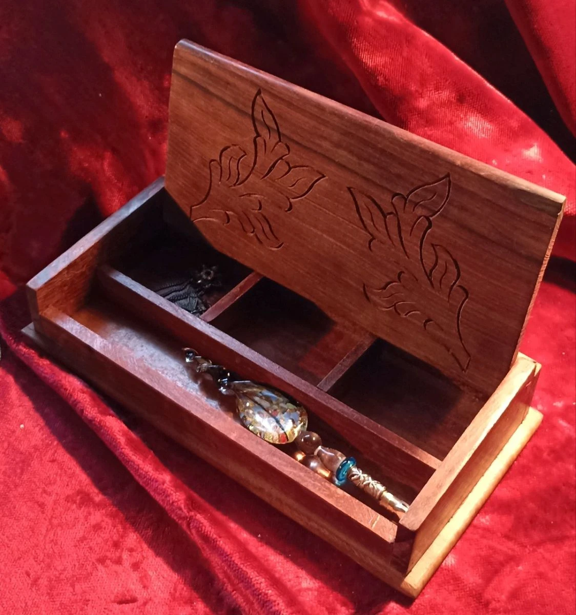 Vendora χειροποίητη μασιφ ξύλο μολυβοθηκη με χειροποίητο σκάλισμα 5 Vendora χειροποίητη μασιφ ξύλο μολυβοθηκη με χειροποίητο σκάλισμα - Image 3