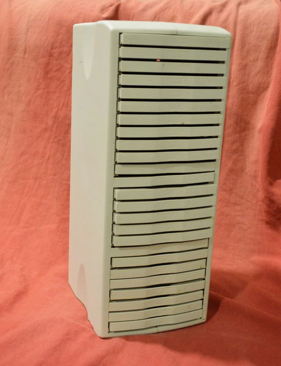 Vendora Καινούργια θήκη 50 δίσκων CD εργονομική & εύχρηστη (30 ευρώ). 3 Vendora Καινούργια θήκη 50 δίσκων CD εργονομική & εύχρηστη (30 ευρώ).