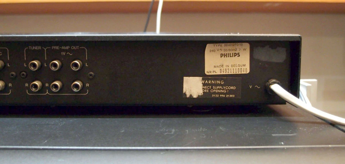 Vendora PHILIPS 270 VINTAGE CLASSIC PREAMPLIFIER TYPE 22AH270/15 WITH PHONO 7 Vendora PHILIPS 270 VINTAGE CLASSIC PREAMPLIFIER TYPE 22AH270/15 WITH PHONO - Image 5