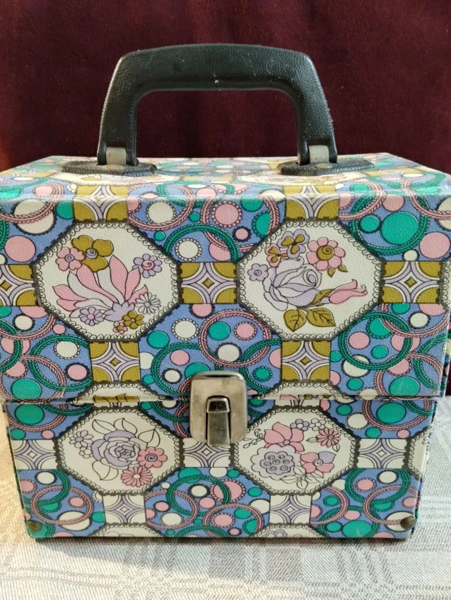 Vendora Vintage βαλίτσακι κινητή δισκοθήκη εποχης 3 Vendora Vintage βαλίτσακι κινητή δισκοθήκη εποχης