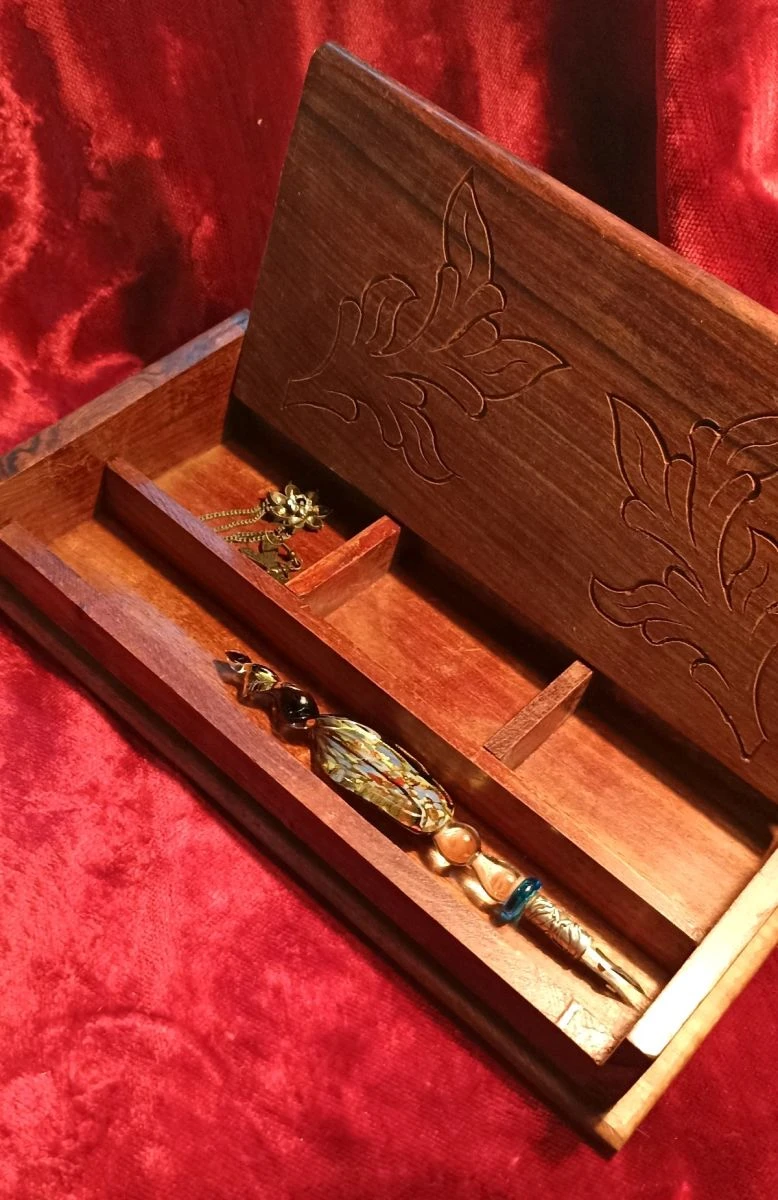 Vendora χειροποίητη μασιφ ξύλο μολυβοθηκη με χειροποίητο σκάλισμα 4 Vendora χειροποίητη μασιφ ξύλο μολυβοθηκη με χειροποίητο σκάλισμα - Image 2