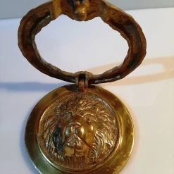 Vendora ΡΟΠΤΡΟΝ ΞΥΛΙΝΗΣ ΠΟΡΤΑΣ. ΑΥΘΕΝΤΙΚΟ ΑΓΓΛΙΚΟ ΚΟΜΜΑΤΙ ΜΑΣΙΦ ΑΠΟ ΟΡΕΙΧΑΛΚΟ! ΣΥΛΛΕΚΤΙΚΟ ΚΟΜΑΤΙ. -CONRAD-JOHNSON shop 6986f9fbf8c513768140f8ae7547db6af26bee0f xl