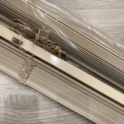 Vendora Τρία στόρια αλουμινίου ολοκαίνουργια αχρησιμοποίητα -CONRAD-JOHNSON shop 6a8cbe016e2506b60fc30b263e6c6161eb483a5c xl