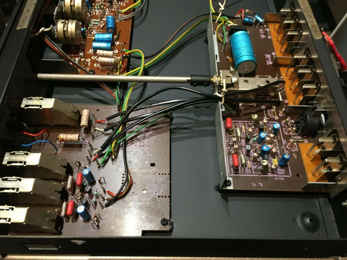 Vendora PHILIPS 270 VINTAGE CLASSIC PREAMPLIFIER TYPE 22AH270/15 WITH PHONO 9 Vendora PHILIPS 270 VINTAGE CLASSIC PREAMPLIFIER TYPE 22AH270/15 WITH PHONO - Image 7