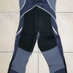 Vendora ΠΩΛΕΊΤΑΙ ΣΤΟΛΉ ΙΣΤΙΟΠΛΟΙΑΣ GILL ΜΕ ΜΠΟΤΆΚΙΑ WINDESIGN -CONRAD-JOHNSON shop 8d32b4e83feb857e8bc7f508e06e1e243b464b1b xl