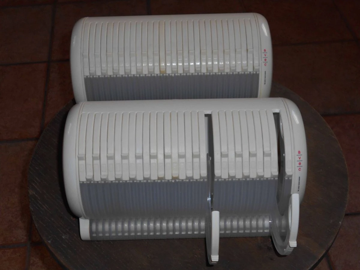 Vendora 2 Εύχρηστες Φορητές Θήκες για 30 CDs η κάθε μία της Εταιρείας AVEC. Τιμή και για τις 2 Μαζί. 4 Vendora 2 Εύχρηστες Φορητές Θήκες για 30 CDs η κάθε μία της Εταιρείας AVEC. Τιμή και για τις 2 Μαζί. - Image 2