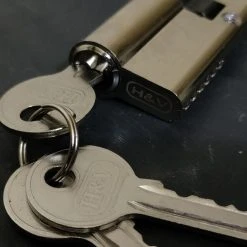 Vendora Αθραυστη Κλειδαρια εξωτερικης Πορτας H&V 90MM (50+40mm) -CONRAD-JOHNSON shop 9f9b88645250d85cfe2a59e0a8c94b535afe51fc xl