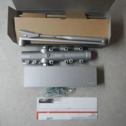 Vendora 4 σούστες επαναφοράς πόρτας Dorma. 7 Vendora 4 σούστες επαναφοράς πόρτας Dorma. -CONRAD-JOHNSON shop b08d29a066df0136142ba03cf69daf241fd35f33 xl