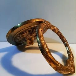 Vendora ΡΟΠΤΡΟΝ ΞΥΛΙΝΗΣ ΠΟΡΤΑΣ. ΑΥΘΕΝΤΙΚΟ ΑΓΓΛΙΚΟ ΚΟΜΜΑΤΙ ΜΑΣΙΦ ΑΠΟ ΟΡΕΙΧΑΛΚΟ! ΣΥΛΛΕΚΤΙΚΟ ΚΟΜΑΤΙ. -CONRAD-JOHNSON shop bcbe4138d12b7f4ef91be8b8ab29f64af0cbc3cf xl