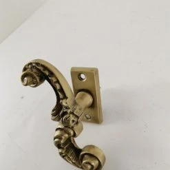 Vendora Μπρούτζινο χερούλι παραθύρου - εποχής 1950 -CONRAD-JOHNSON shop c7c4888a16f9be1021b530213b22ed9e7db15b51 xl