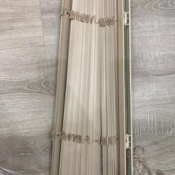 Vendora Τρία στόρια αλουμινίου ολοκαίνουργια αχρησιμοποίητα