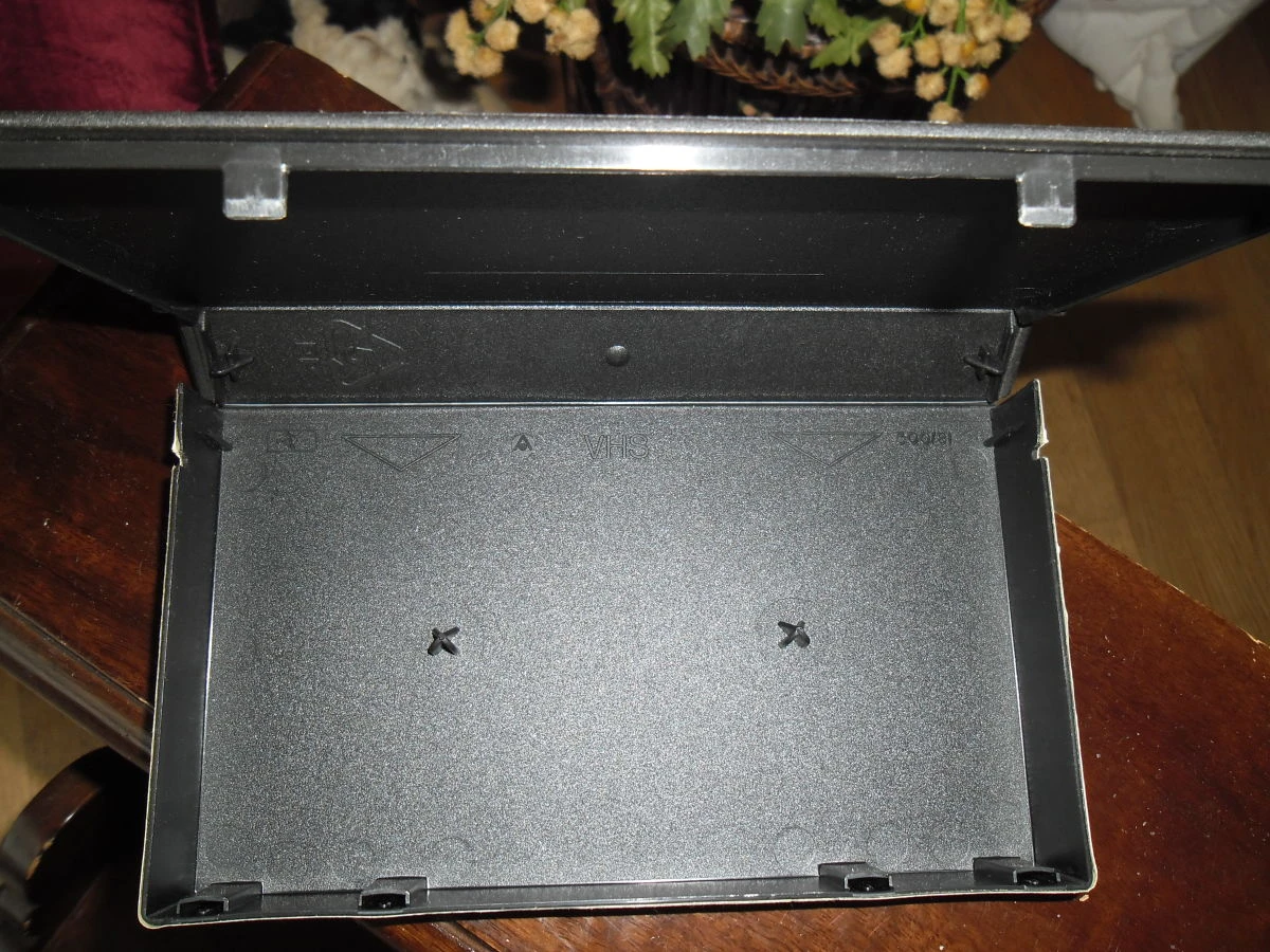 Vendora Δερμάτινη θήκη απομίμηση βιβλίου Vintage για Video 6 Vendora Δερμάτινη θήκη απομίμηση βιβλίου Vintage για Video - Image 4