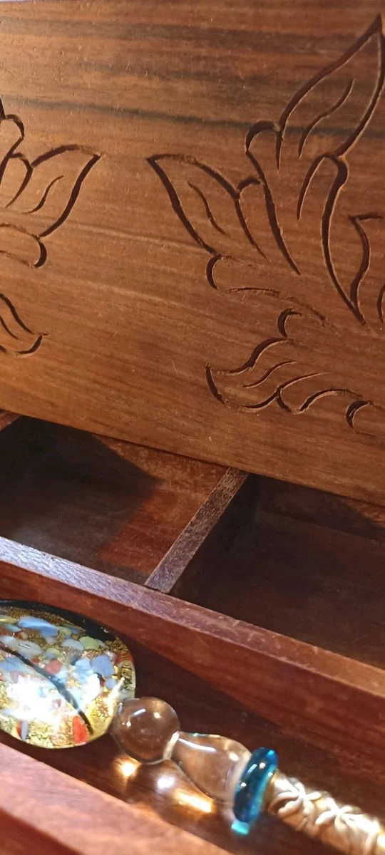 Vendora χειροποίητη μασιφ ξύλο μολυβοθηκη με χειροποίητο σκάλισμα 8 Vendora χειροποίητη μασιφ ξύλο μολυβοθηκη με χειροποίητο σκάλισμα - Image 6