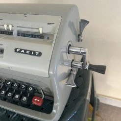 Vendora Αριθμομηχανη FACIT 9 Vendora Αριθμομηχανη FACIT -CONRAD-JOHNSON shop e2bb1b7a4e8e68776d52dd3dfa7848e165598732 xl