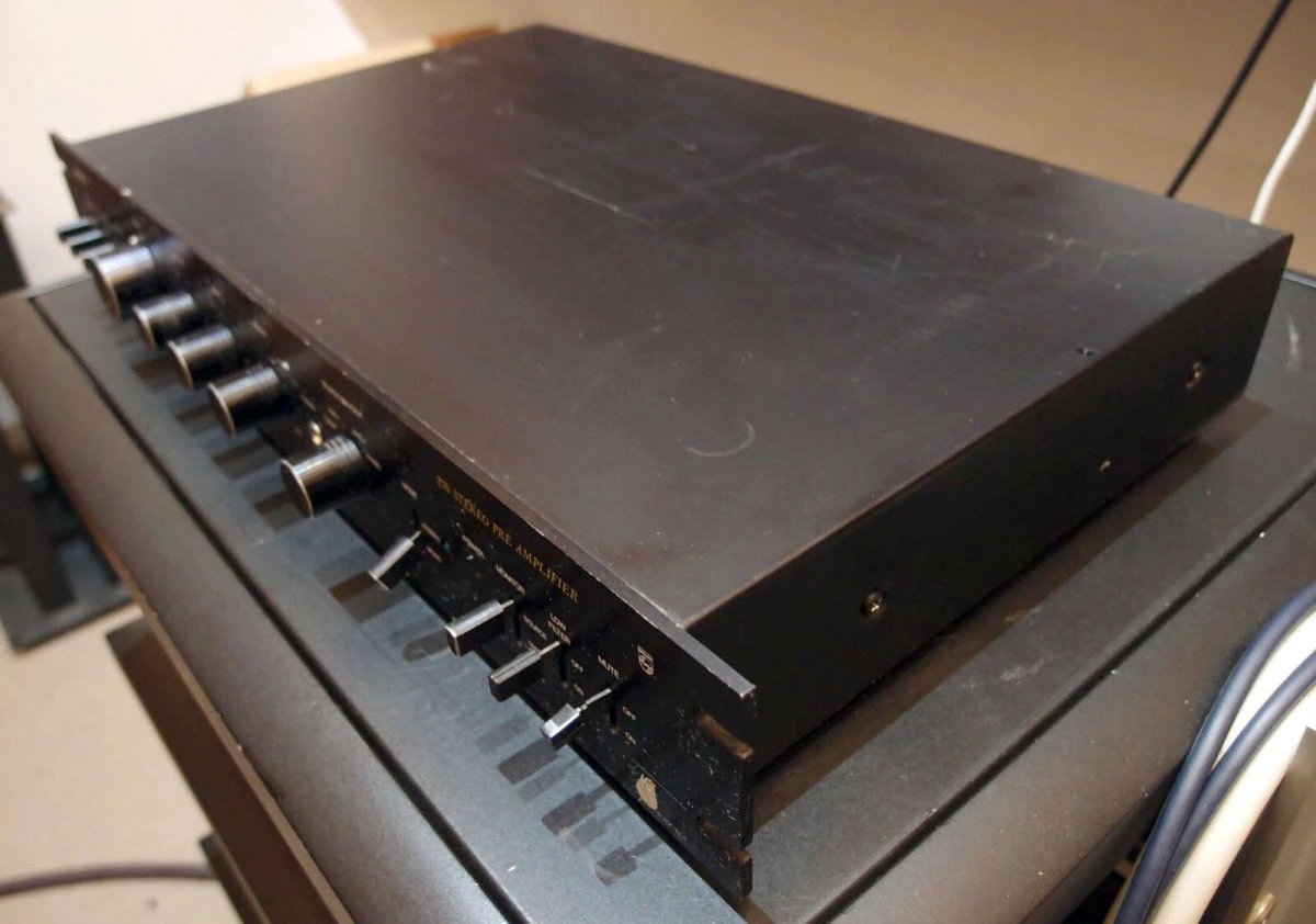 Vendora PHILIPS 270 VINTAGE CLASSIC PREAMPLIFIER TYPE 22AH270/15 WITH PHONO 13 Vendora PHILIPS 270 VINTAGE CLASSIC PREAMPLIFIER TYPE 22AH270/15 WITH PHONO - Image 11