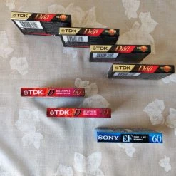 Vendora Κασσέτες ήχου σφραγισμένες (7 τεμάχια) TDK (6) και SONY (1) -CONRAD-JOHNSON shop ea4934641c26ec50cd706a9e6d535383a53f4ca2 xl