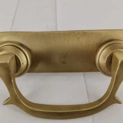 Vendora χέρι μπρούτζινο ξύλινης εξώπορτας, εποχής 1930 -CONRAD-JOHNSON shop ec8b5e3f26126485bd82b48c6efb095e02c4ca29 xl