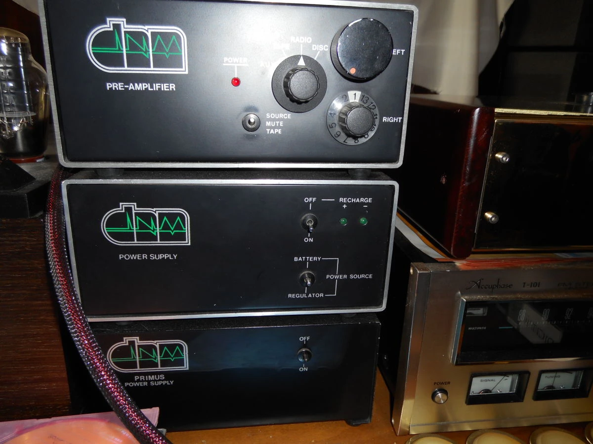 Vendora PREAMPLIFIER DNM SERIES 1 - 2 With POWER SUPPLY And PRIMUS POWER SUPPLY 4 Vendora PREAMPLIFIER DNM SERIES 1 - 2 With POWER SUPPLY And PRIMUS POWER SUPPLY - Image 2